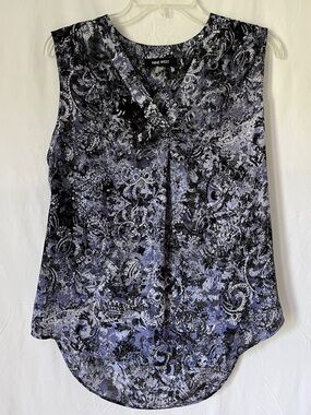 NWT Nine West blouse, blue/black/white design, size Medium